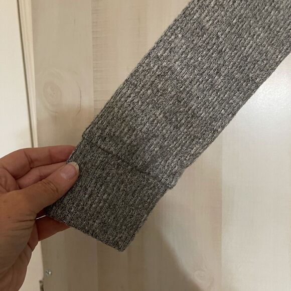 Maurices gray knit top, size large - Picture 7 of 12